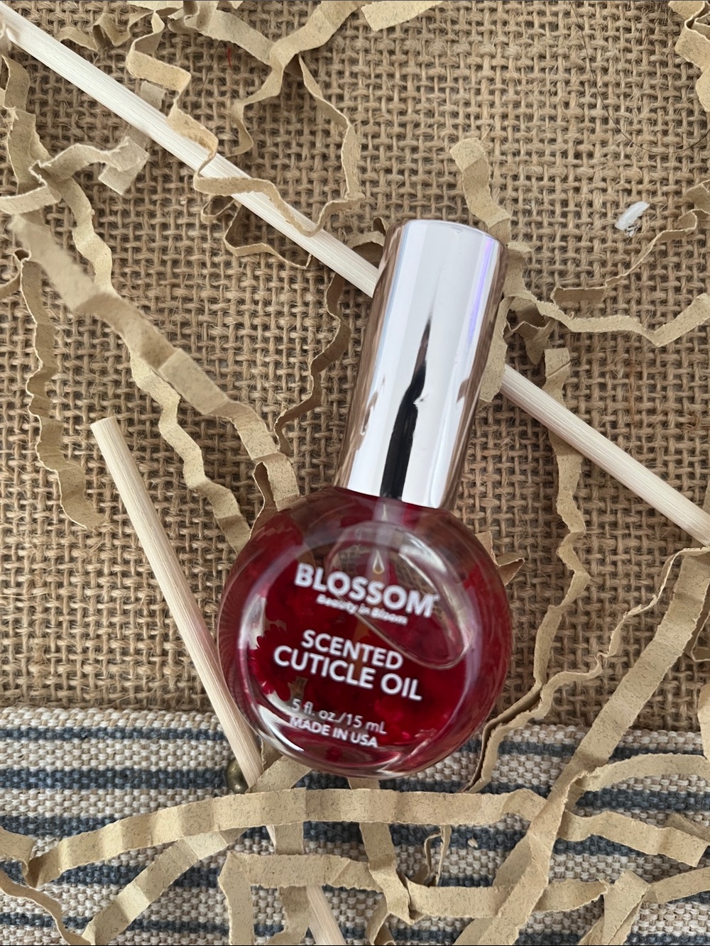 33. Cuticle Moisturizing Oil Raspberry15mL - Picture 3 of 4